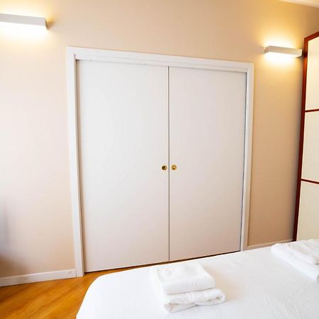 V12 Apartments - Alfieri 2A Novara Kültér fotó