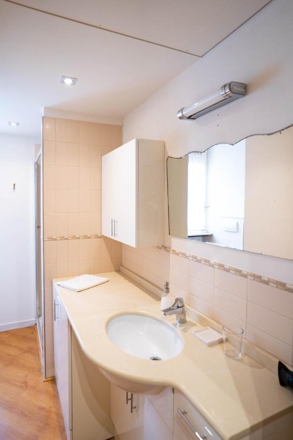V12 Apartments - Alfieri 2A Novara Kültér fotó